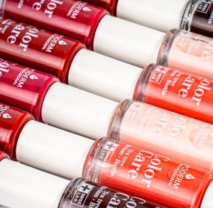 vernis coloré pour mycose d'ongle